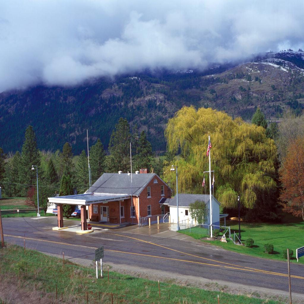 Photo of Curlew U.S. Border Station